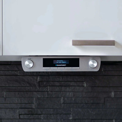 Blaupunkt DAB+ Küchenradio KRD 30 unter Küchenschrank montiert mit Bluetooth und LED-Beleuchtung