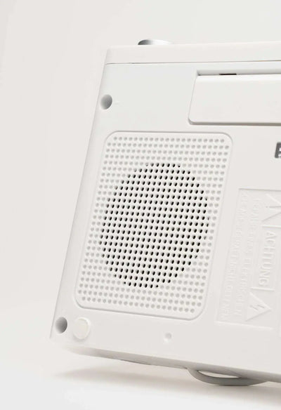 Weißes Küchenradio mit DAB+ und Bluetooth, Lautsprecheransicht, KRD 100 Modell