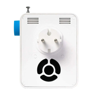 Weißes kompaktes Steckdosenradio mit Bluetooth und DAB+, blaue Lautstärkekappe und integrierter Steckdose, Modell PDB 200