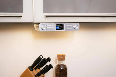 weißes Küchenradio mit DAB+ und Bluetooth, unter Küchenschrank montiert, 2,4 Zoll Farbdisplay, LED-Beleuchtung, Timerfunktion