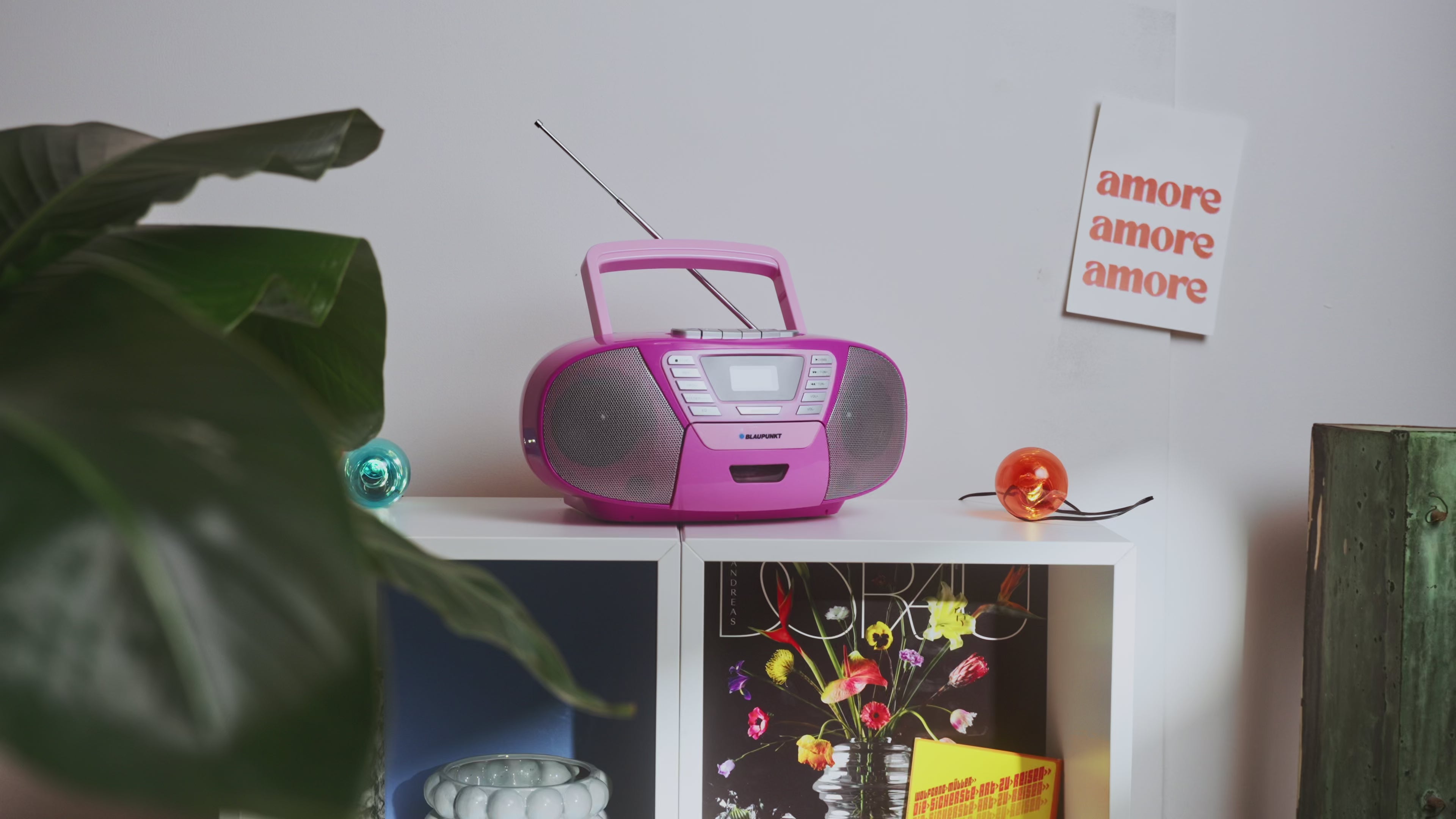 Detailansicht - Blaupunkt B120 Boombox mit CD-Player für Kinder, violett, Bluetooth, Radio, Kassettendeck, USB, AUX und Kopfhöreranschluss