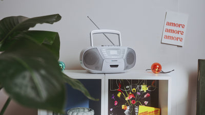 Detailansicht - Blaupunkt B120 Boombox mit CD-Player für Kinder, weiß, Bluetooth, Radio, Kassettendeck, USB, AUX und Kopfhöreranschluss