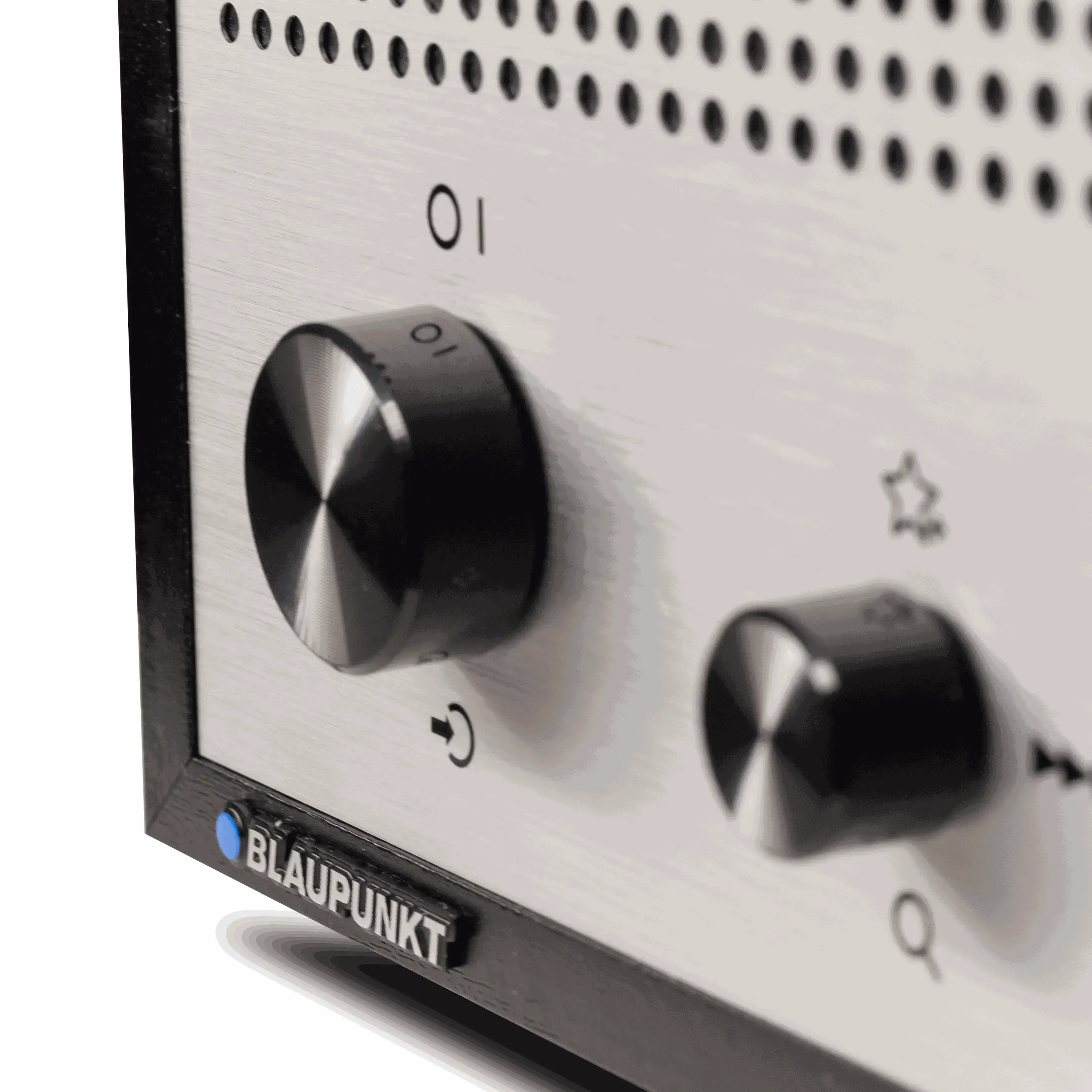 Nostalgieradio mit DAB+ und Bluetooth im Retrodesign von Blaupunkt, schwarzer Holzkorpus mit Aluminiumfront und Drehknöpfen