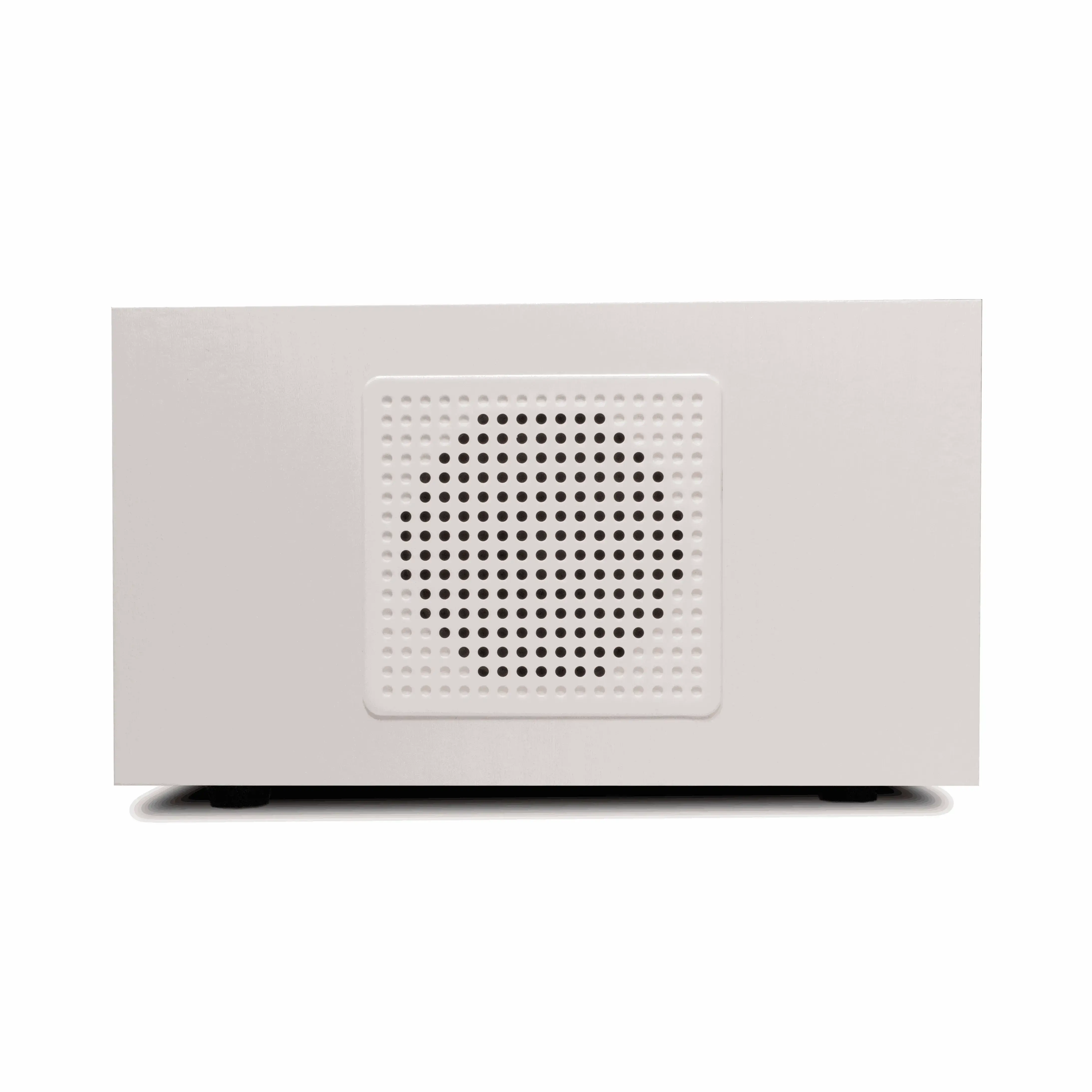 Weißes Nostalgieradio mit DAB+ und Bluetooth im Retrodesign mit Holzkorpus und Aluminiumfront